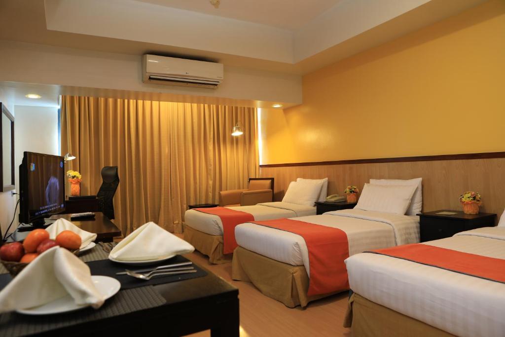 The Malayan Plaza Hotel Pasig City Buitenkant foto