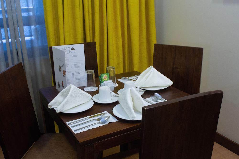 The Malayan Plaza Hotel Pasig City Buitenkant foto