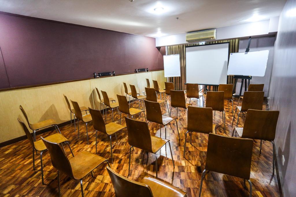 The Malayan Plaza Hotel Pasig City Buitenkant foto