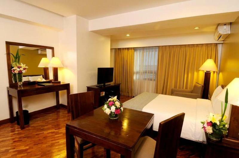 The Malayan Plaza Hotel Pasig City Buitenkant foto